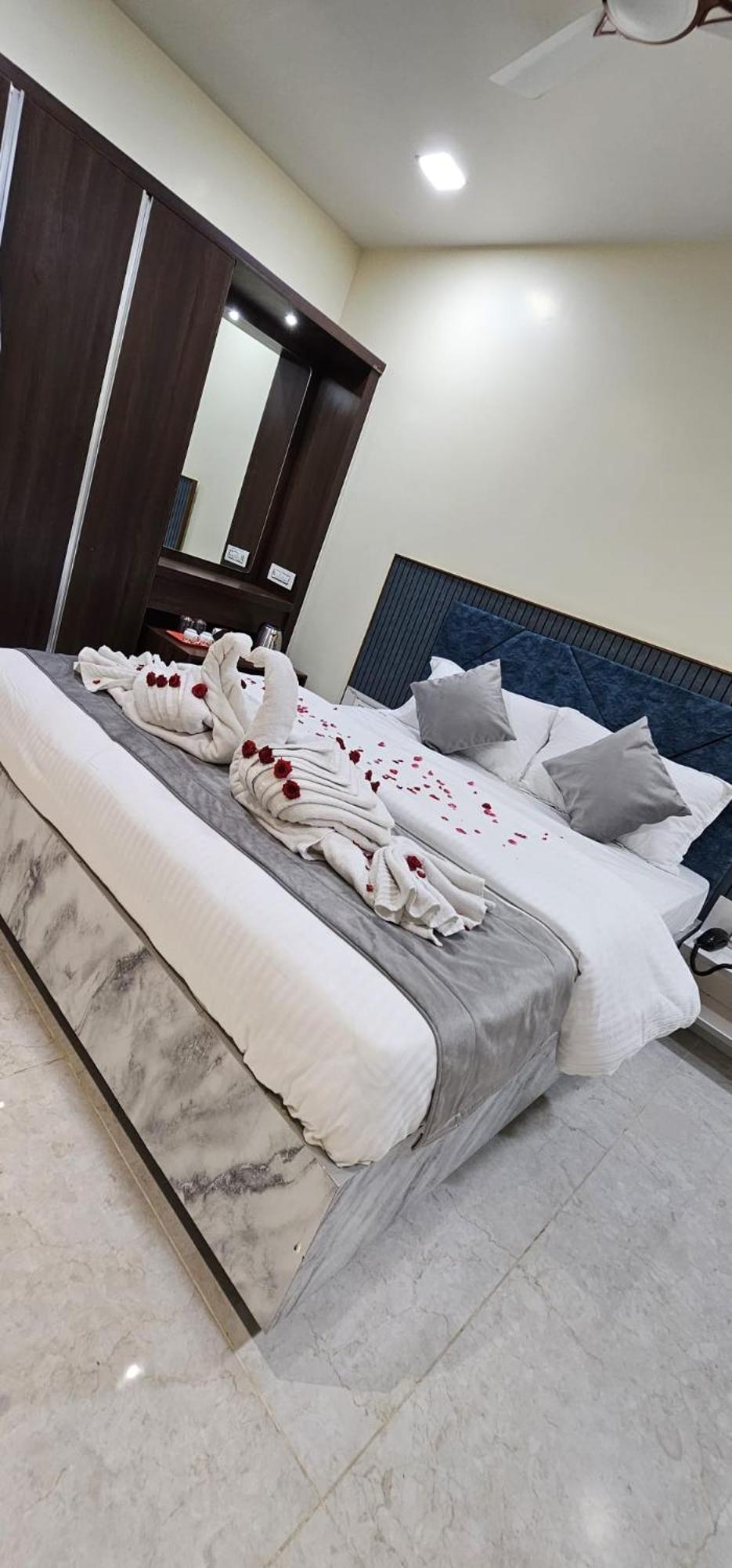 Jai Raja'S Tower Hotel Karaikudi Eksteriør billede