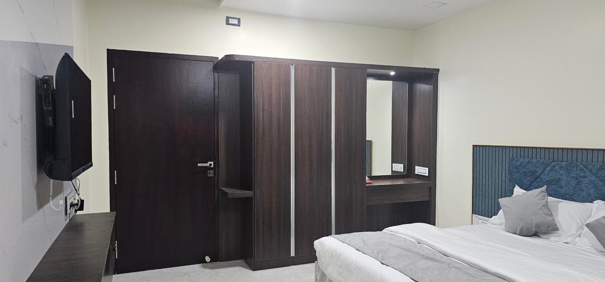 Jai Raja'S Tower Hotel Karaikudi Eksteriør billede
