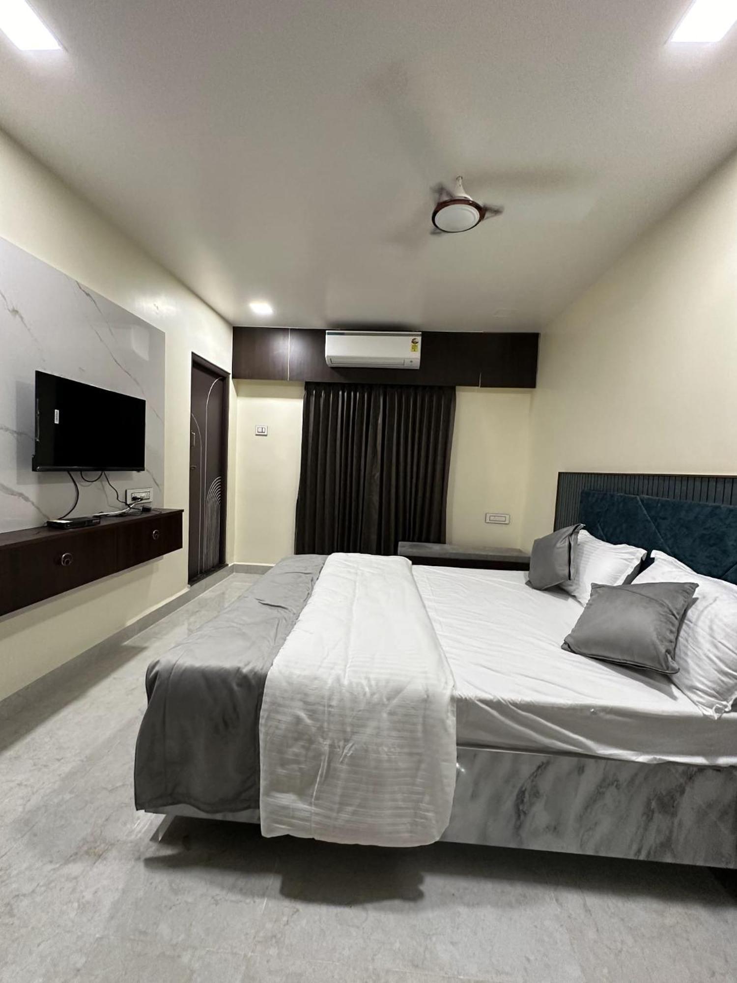 Jai Raja'S Tower Hotel Karaikudi Eksteriør billede