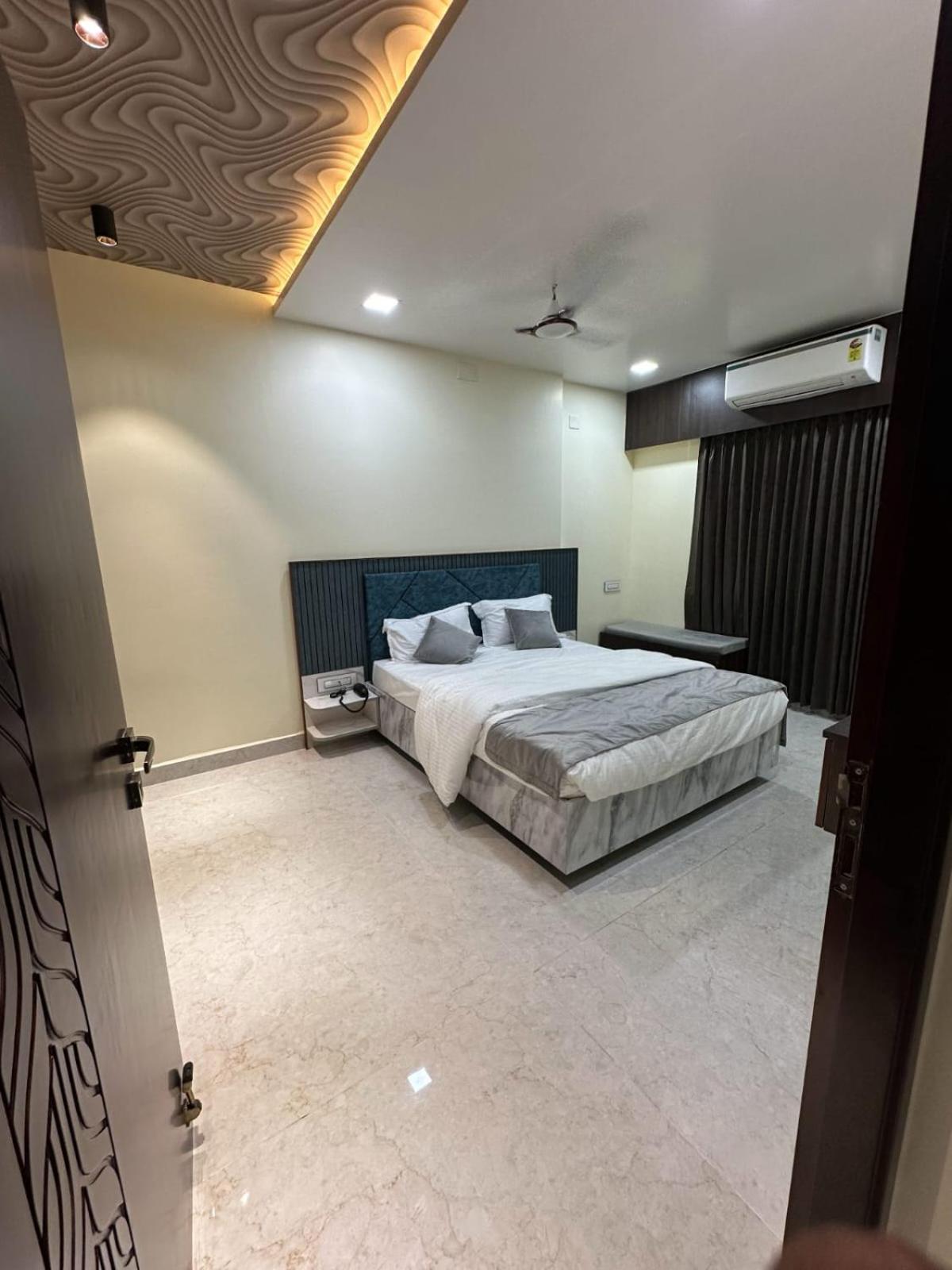 Jai Raja'S Tower Hotel Karaikudi Eksteriør billede