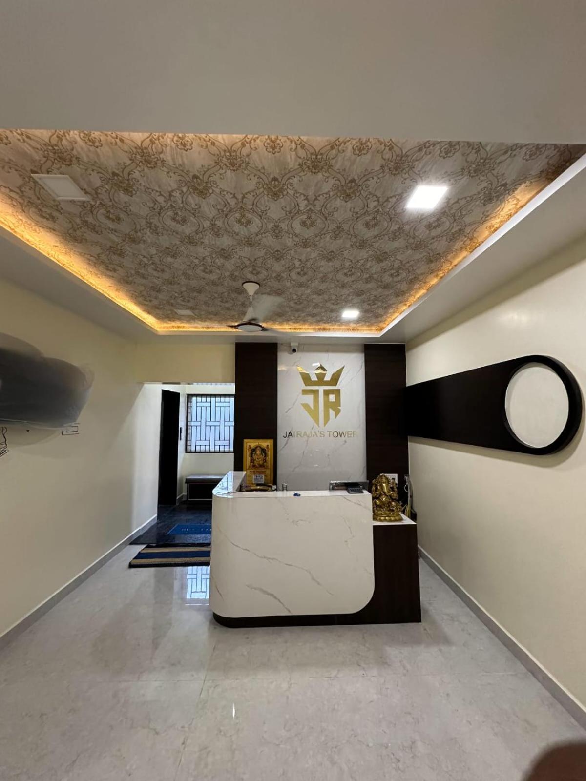 Jai Raja'S Tower Hotel Karaikudi Eksteriør billede
